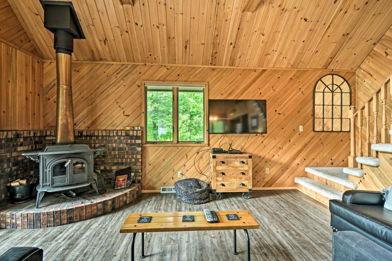 Riverfront Traverse City Cabin Fish, Kayak And Tube Exterior foto