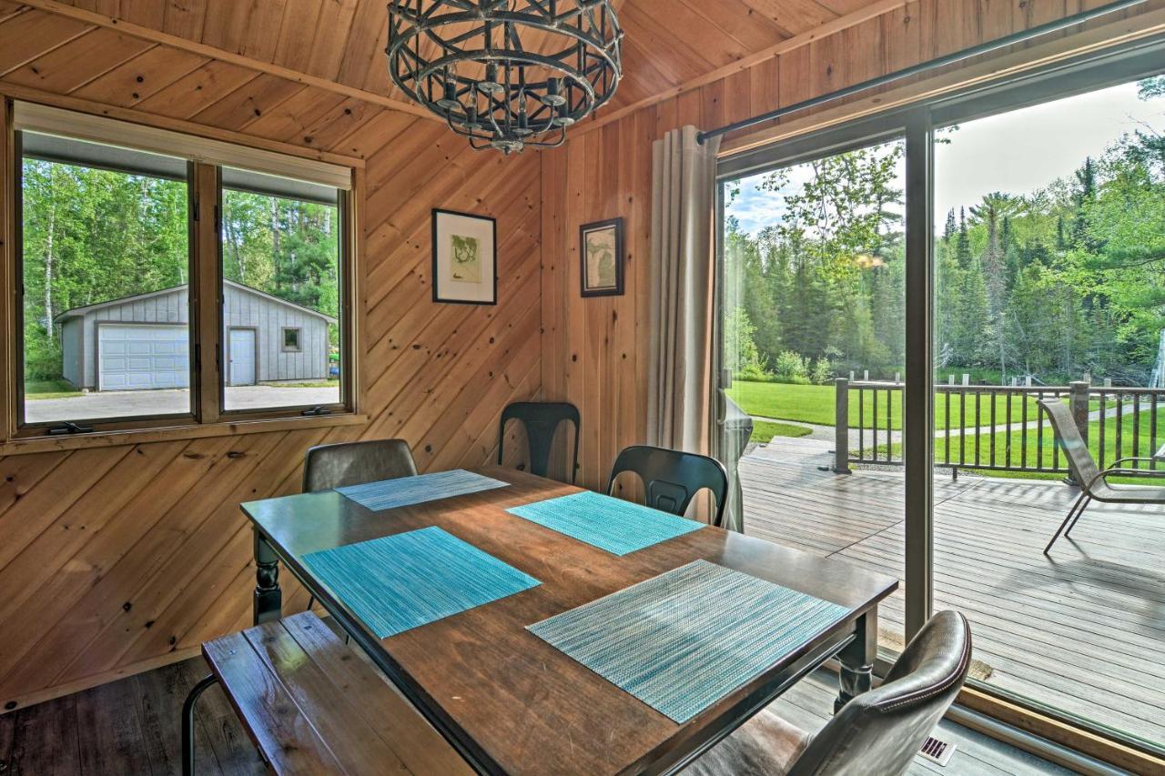 Riverfront Traverse City Cabin Fish, Kayak And Tube Exterior foto
