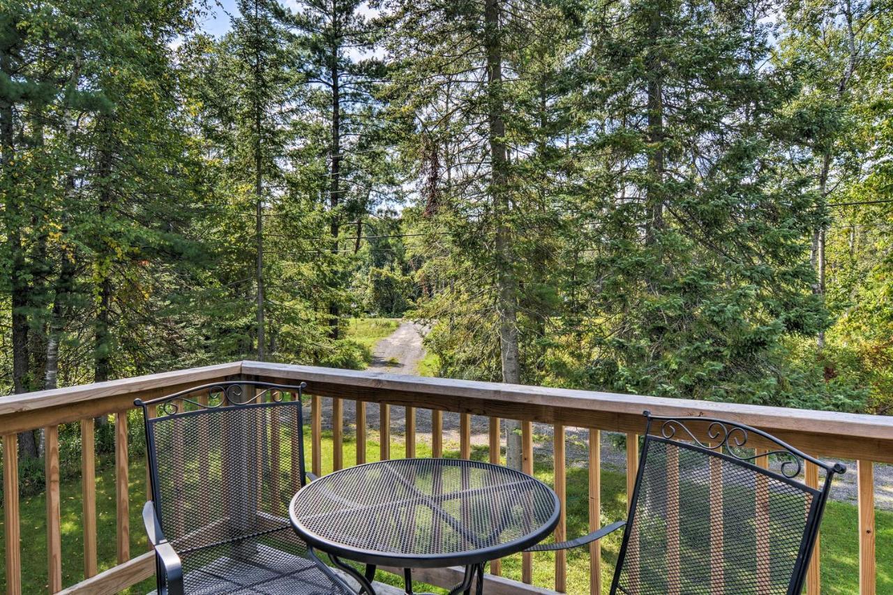 Riverfront Traverse City Cabin Fish, Kayak And Tube Exterior foto